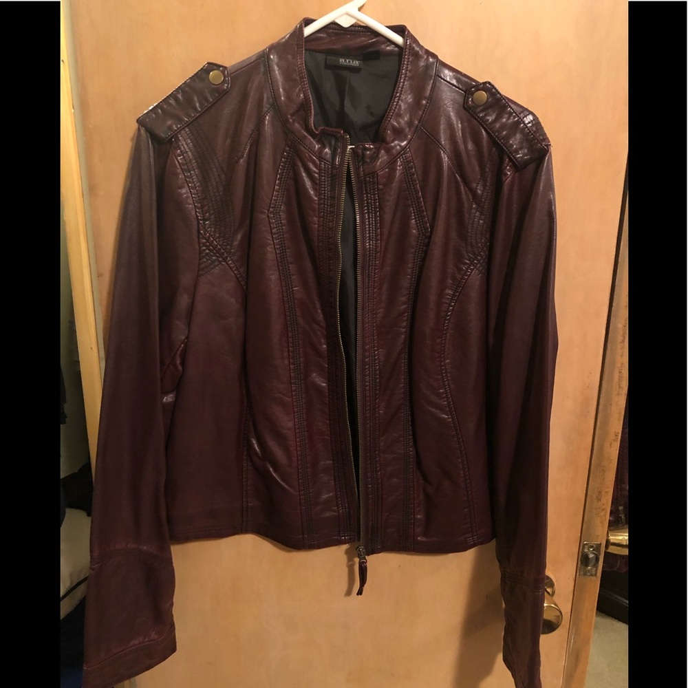 💋4/$20 bundle💋Leather like jacket